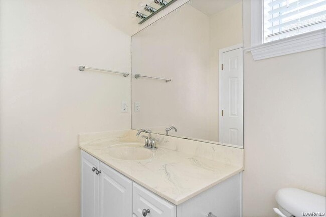 Building Photo - 3412 Crestwood Ln