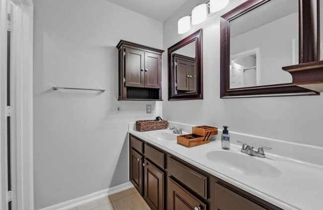 Building Photo - 11103 Canyon Brook Ct