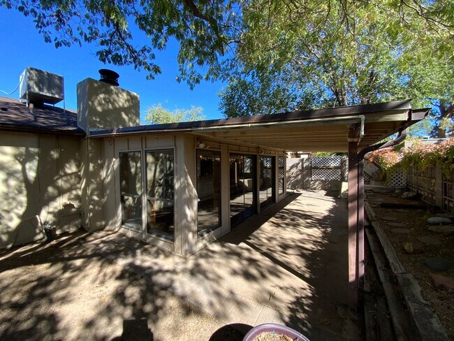 Building Photo - 4 Bedroom Single Story Home Near Juan Tabo Blvd SE & Central Ave SE by Four Hills!