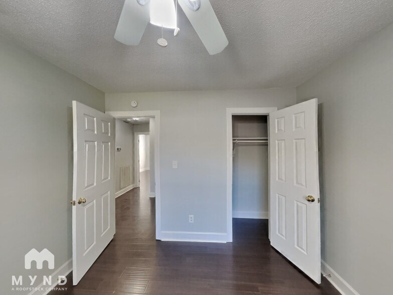 Building Photo - 1221 Delham Rd