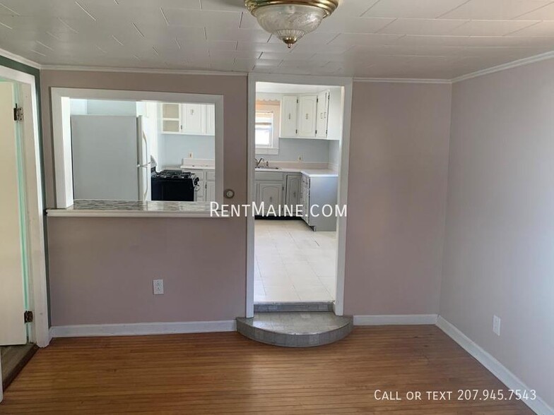 Building Photo - 322 Grove St