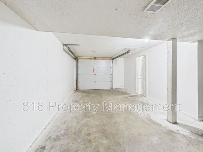 Building Photo - 7730 E 103rd Terrace