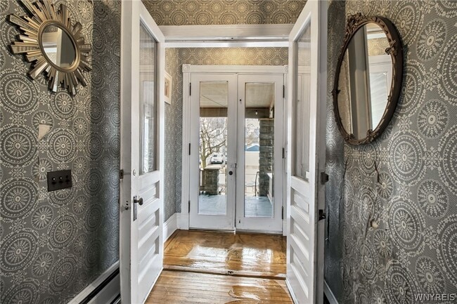 Building Photo - 370 Bryant St