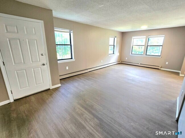 Building Photo - 272 Bellevue St