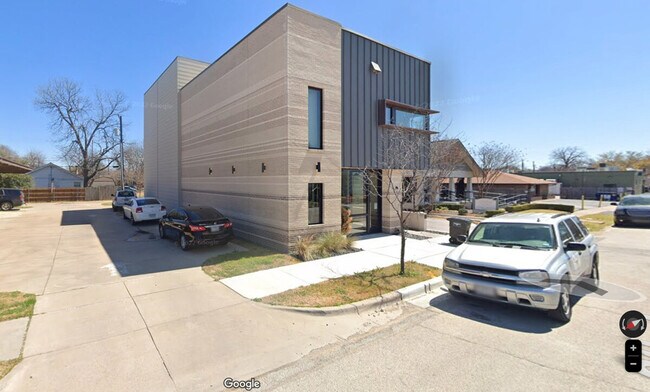 Building Photo - 1264 W Magnolia Ave