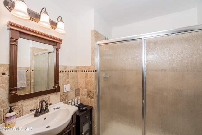 Building Photo - 1 Spring St