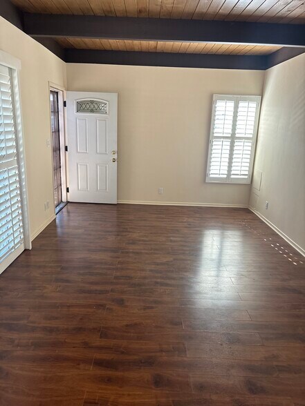 Living Room - 16413 S Dalton Ave