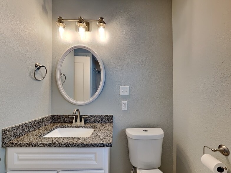 Building Photo - 1921 NW 38th St