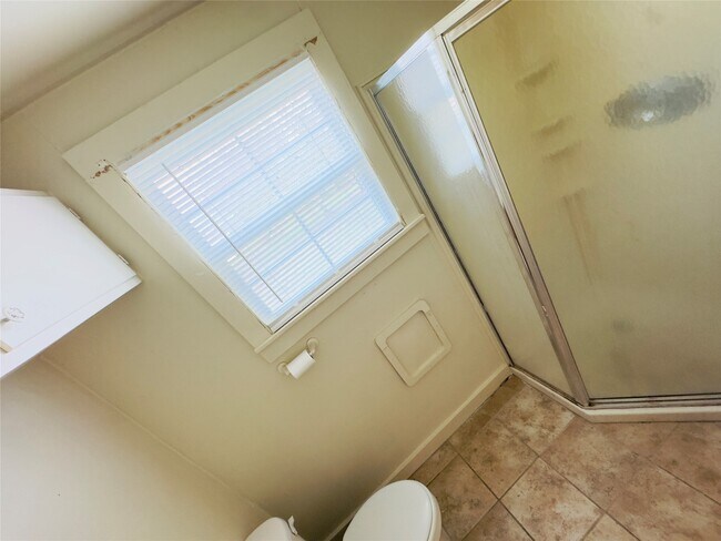 Building Photo - 409 Botts St