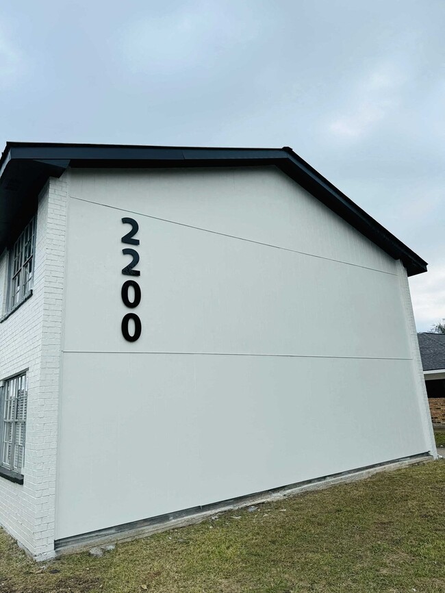 Building Photo - 2200 Bancroft St