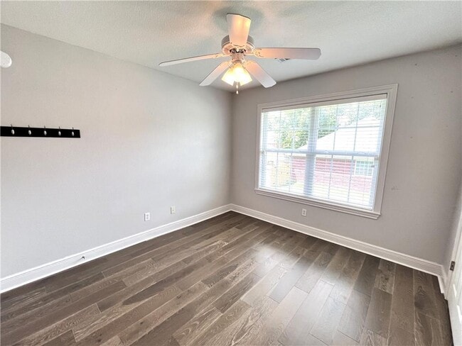 Building Photo - 208 Tunbridge Dr