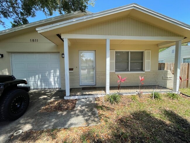 Building Photo - 1811 Mississippi Ave NE