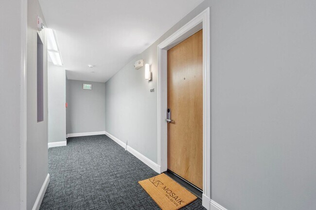 Building Photo - Large Updated SoMa Apartment!