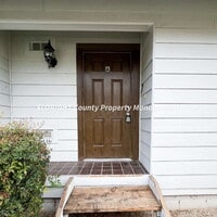 Building Photo - AVAILABLE NOW - 2 Bed, 1 Bath Paso Robles Apartment