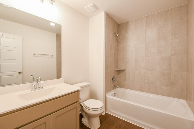 Building Photo - 1642 Birch Wood Dr