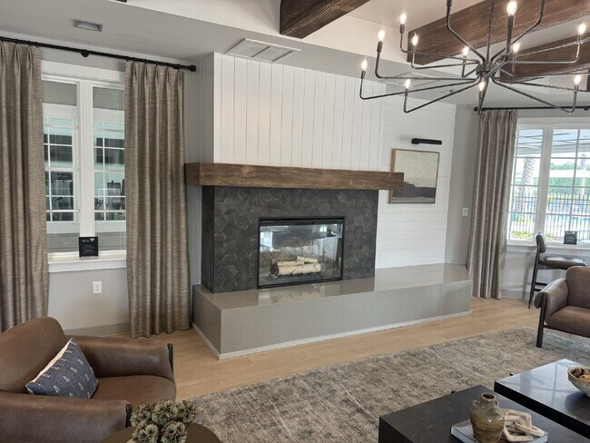 Building Photo - "Spacious 4-Bed Oasis with Granite Finishes & Guest Suite in Jacksonville!"