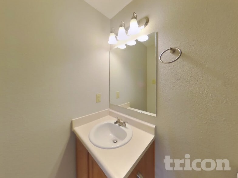 Building Photo - 7665 Mansfield Way