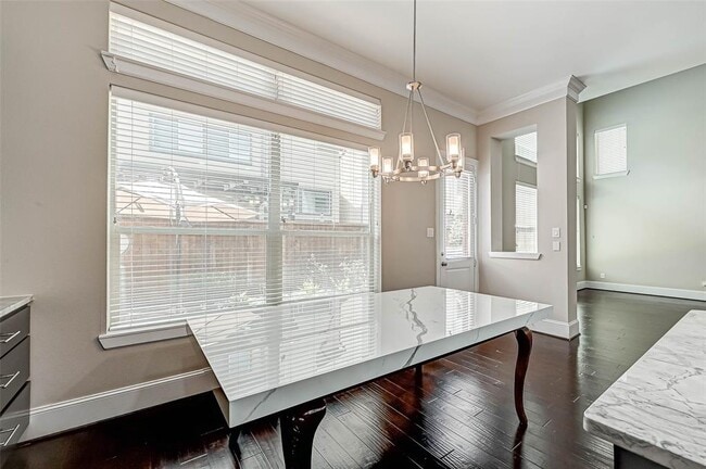 Building Photo - 6711 Saxton Manor St