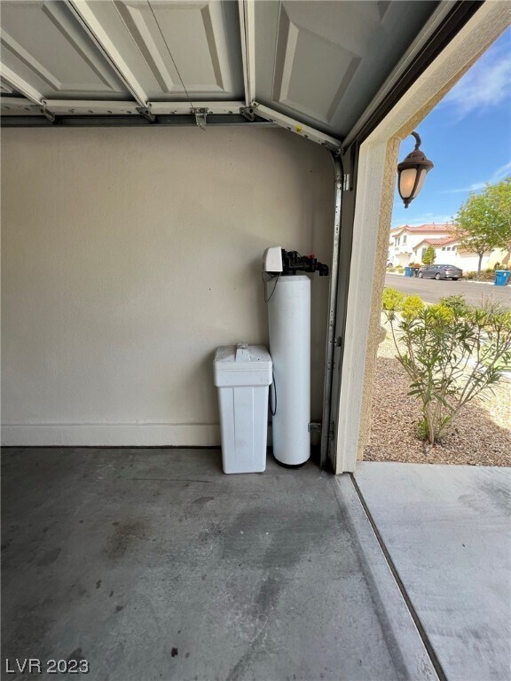 Building Photo - 9301 Thunder Falls Ct