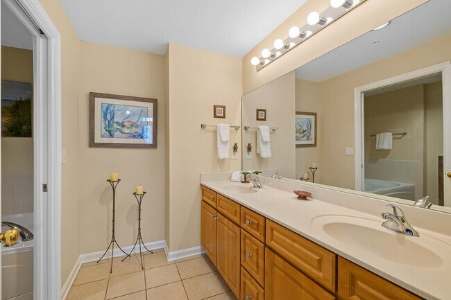 Building Photo - 265 Atlantis Cir