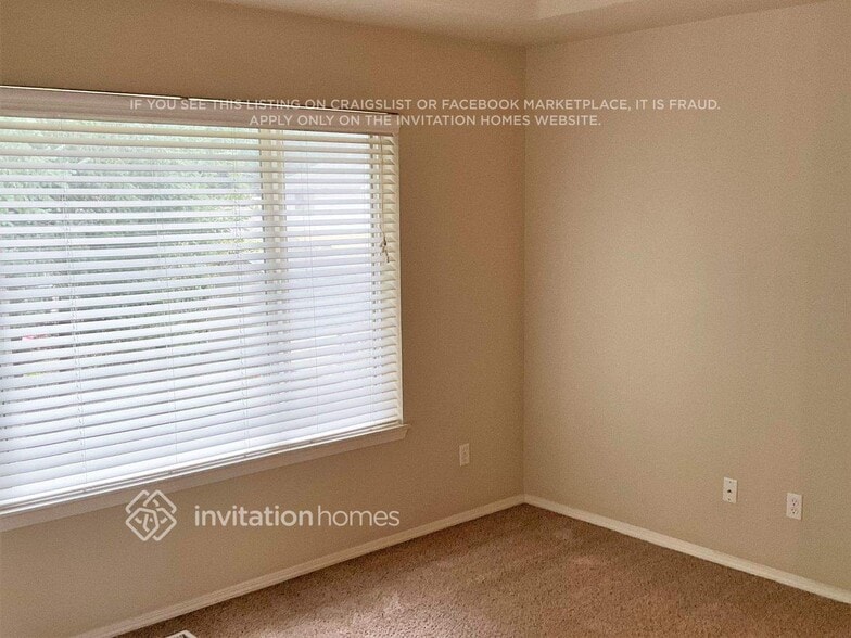 Building Photo - 14903 24th Ave E