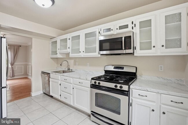 Building Photo - 2916 Cantania Pl
