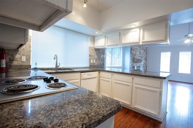 Building Photo - 415 Abbott Cir