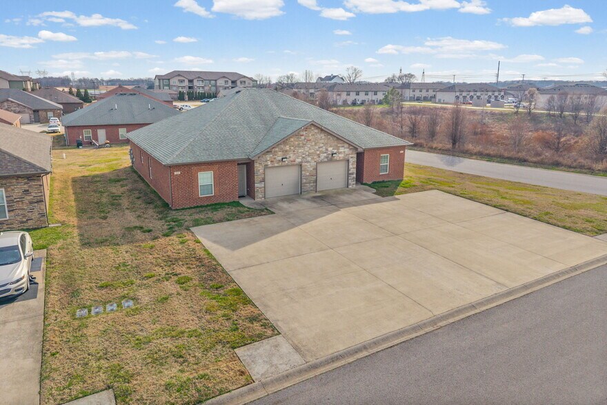 Building Photo - 109 Holland Dr