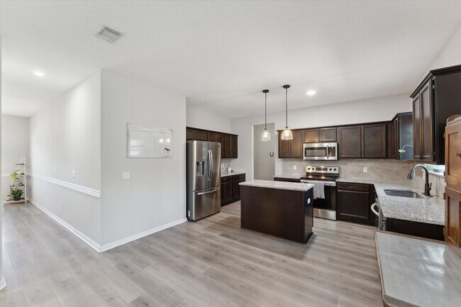 Building Photo - AVAILABLE OCTOBER 2025 [PET FRIENDLY]
