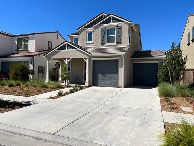 Building Photo - Tesoro Viejo Home- this is home and the community is unlike anything you've experienced before!