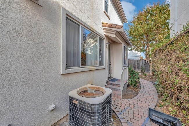 Building Photo - Spacious 4 Bedroom Home. Located in Cupertino