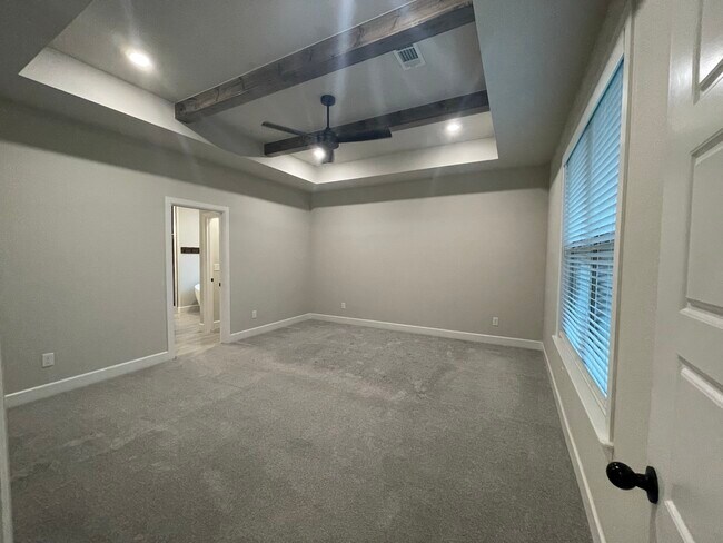 Building Photo - 1420 Florentine Rd