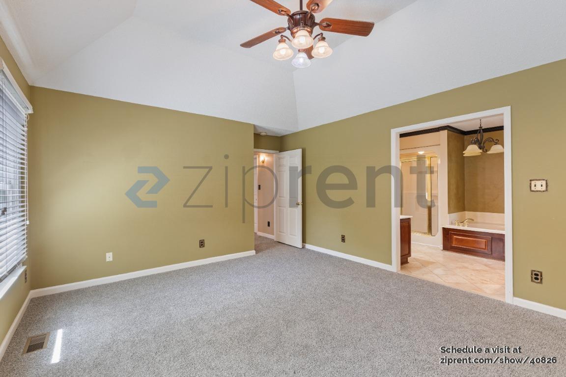 Building Photo - 137 N Shore Dr