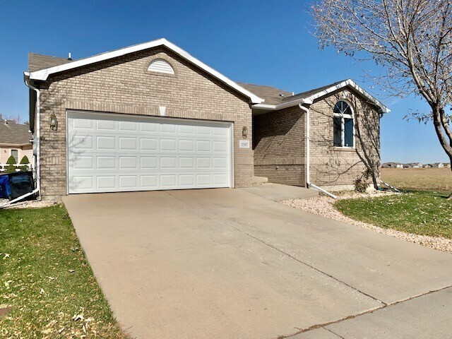 Building Photo - Ranch Style Home Located on Dead-End Stree...