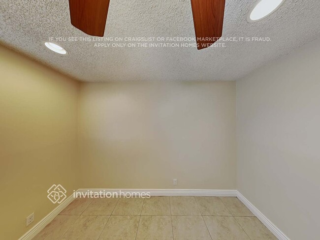 Building Photo - 10349 Sleepy Brook Way