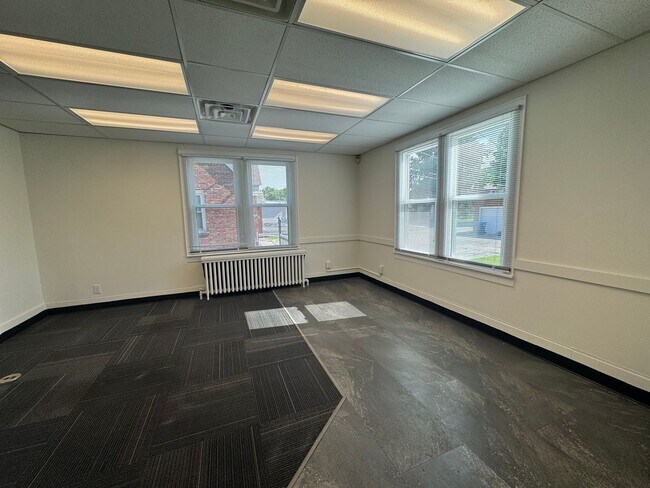 Building Photo - 1728 S 6th St