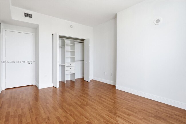 Building Photo - 3030 NE 188th St