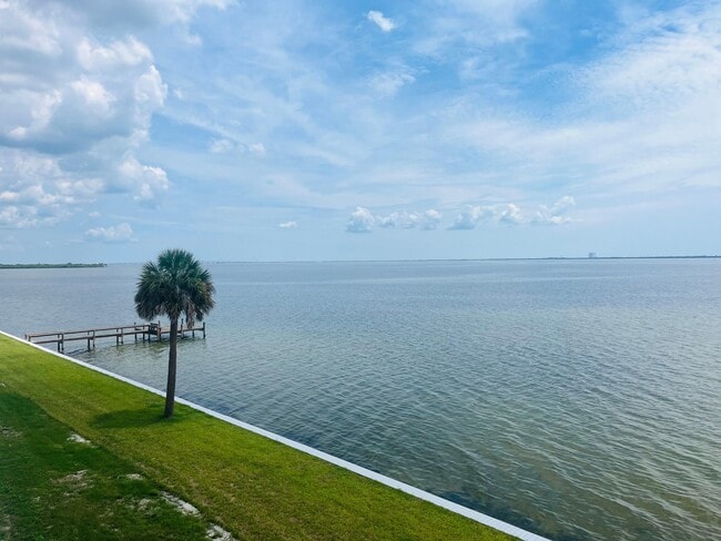 Building Photo - 6850 US-1