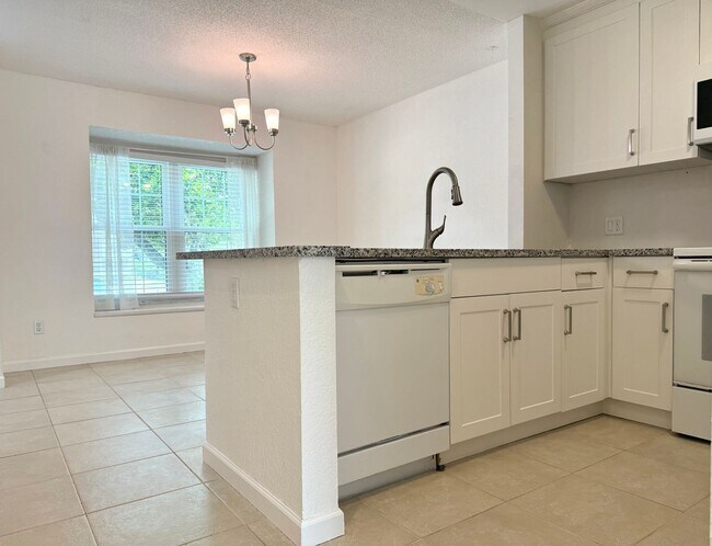 Building Photo - Delightful 3BR/2.5BA Condo in Altamonte Sp...