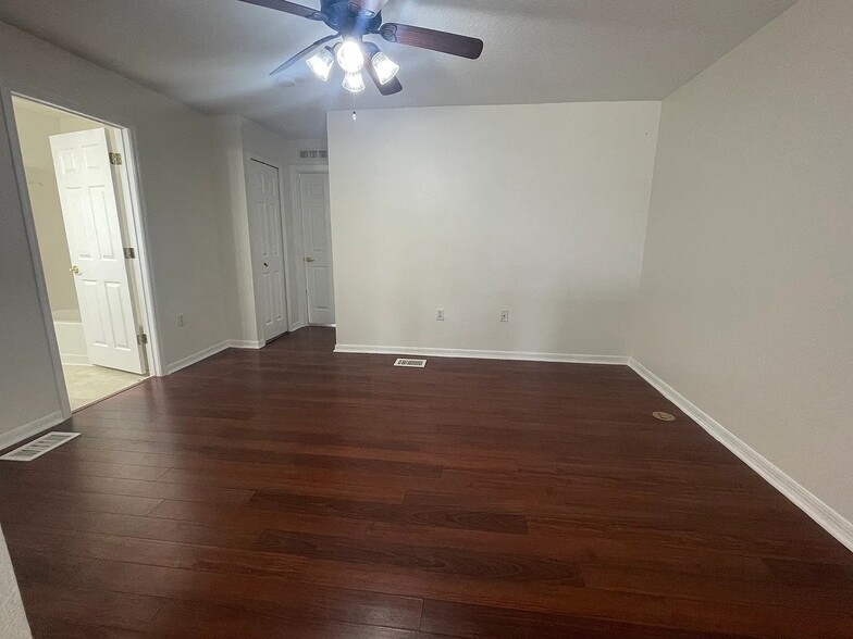 Building Photo - 4083 Dover Terrace Dr