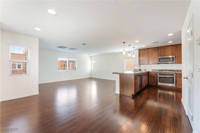 Building Photo - 10529 Headwind Ave