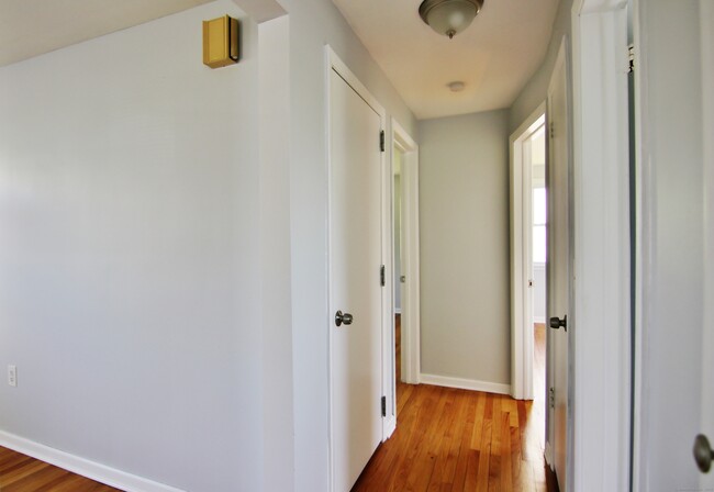 Building Photo - 261 East Ave