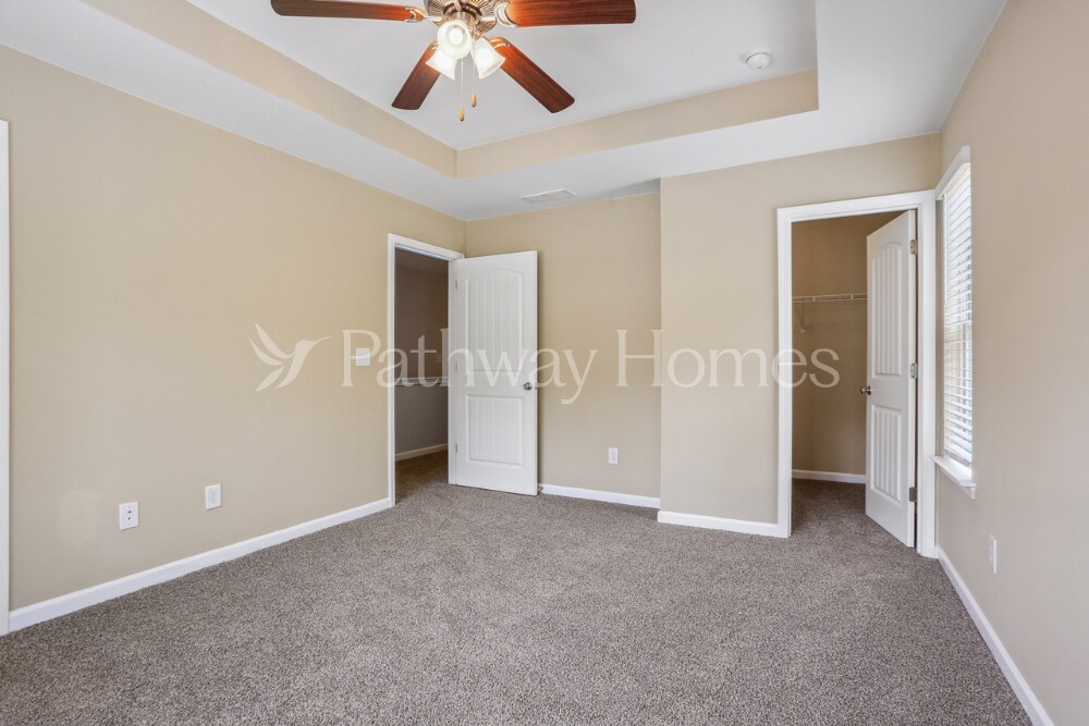 Building Photo - 3039 Bonnes Dr