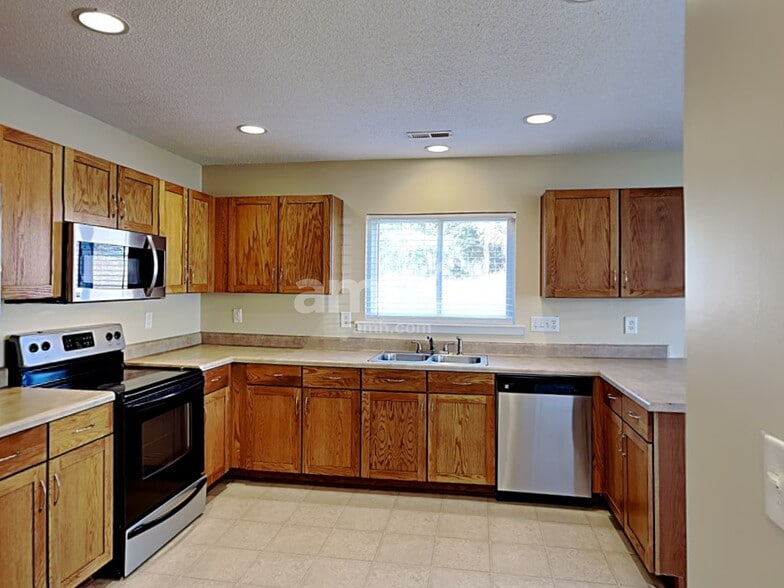 Building Photo - 6017 Namozine Ct