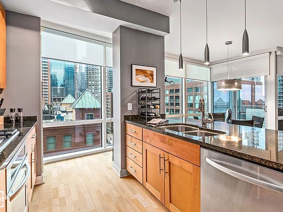 Building Photo - 505 N McClurg Ct