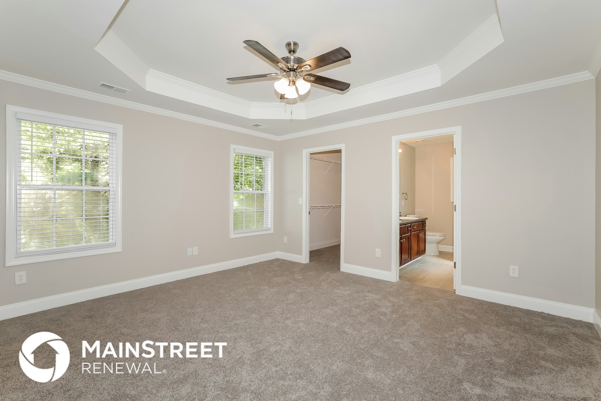 Building Photo - 2207 Clarendon Ct NE