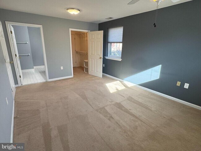 Building Photo - 102 Mercer Ct