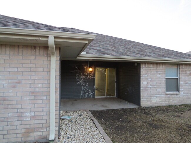 Building Photo - "Spacious 4-Bedroom Retreat with 2 Full Baths in Charming Nolanville!"