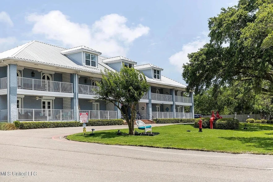 Building Photo - 1282 Beach Blvd