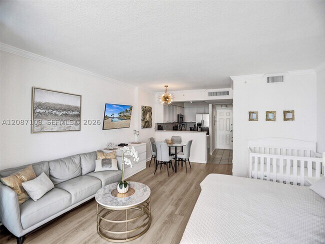 Building Photo - 2501 S Ocean Dr